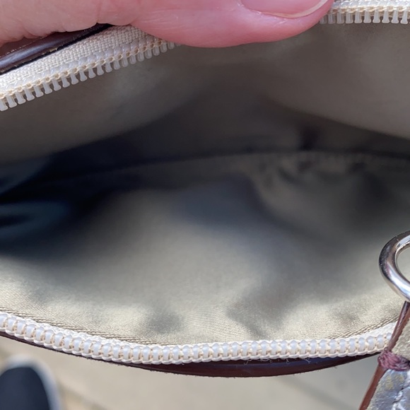 Coach wristlet in excellent condition - Picture 6 of 6